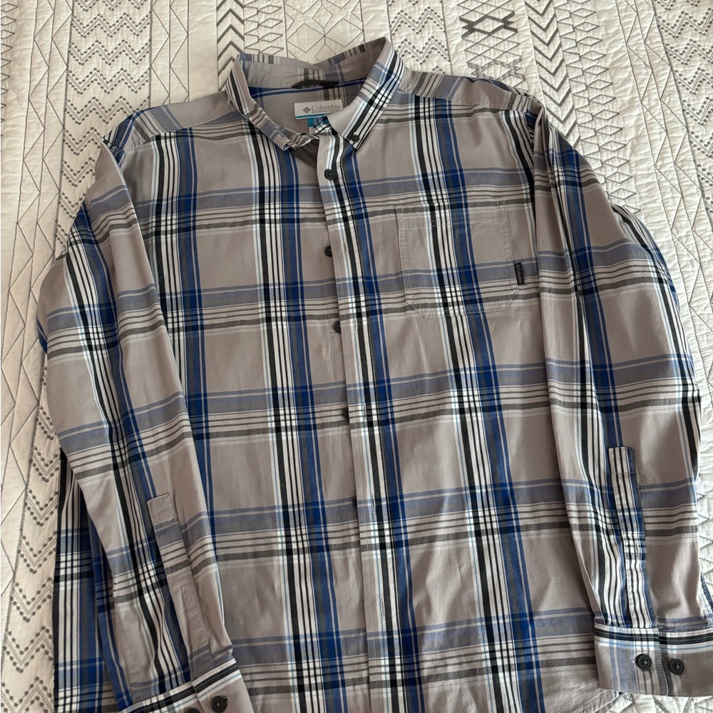 Columbia Blue and Gray Casual Button Down Shirt
